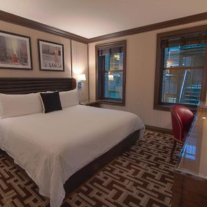Deluxe 1 King Bed